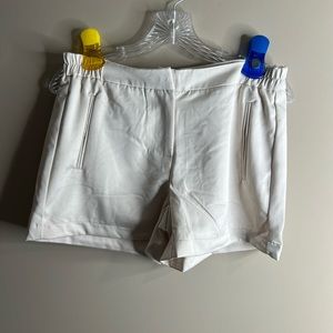 Christy & Co beige shorts large